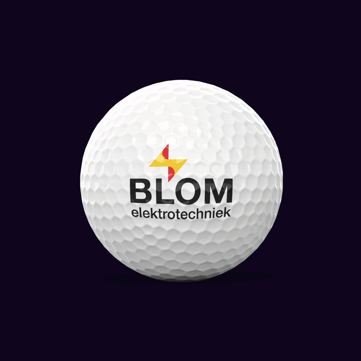 Laat je merk opvallen met ons logo-ontwerp, zoals op deze golfbal voor Blom Elektrotechniek. StudioVIV.